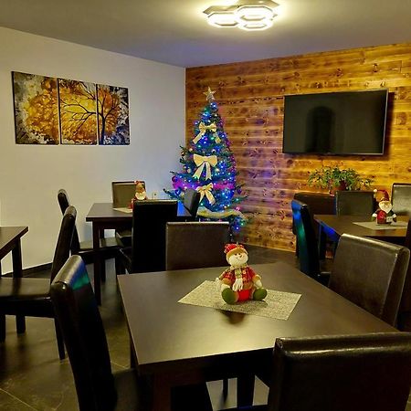 Отель Casa Raisa Буштени Экстерьер фото